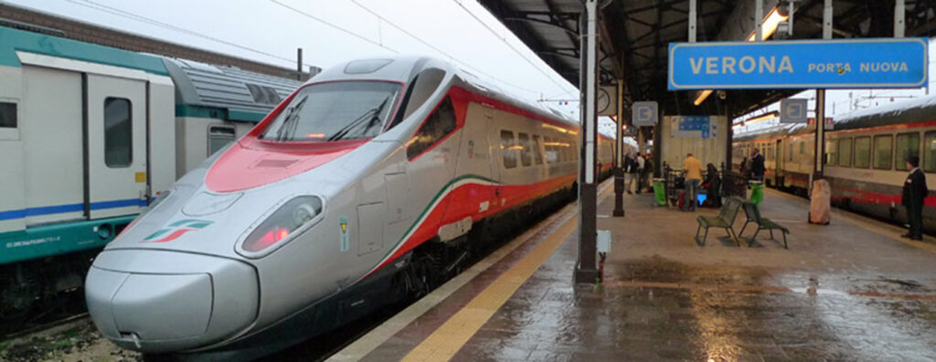 A train at the Verona Porta Nuovo train station